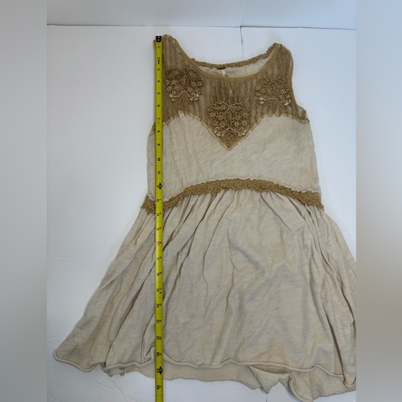 Free People flowy, beaded tank size 6 - Picture 4 of 6